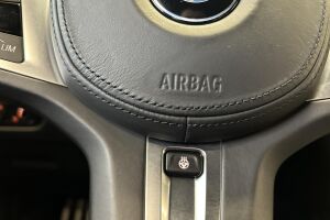 BMW 3-SARJA esikatselu 23