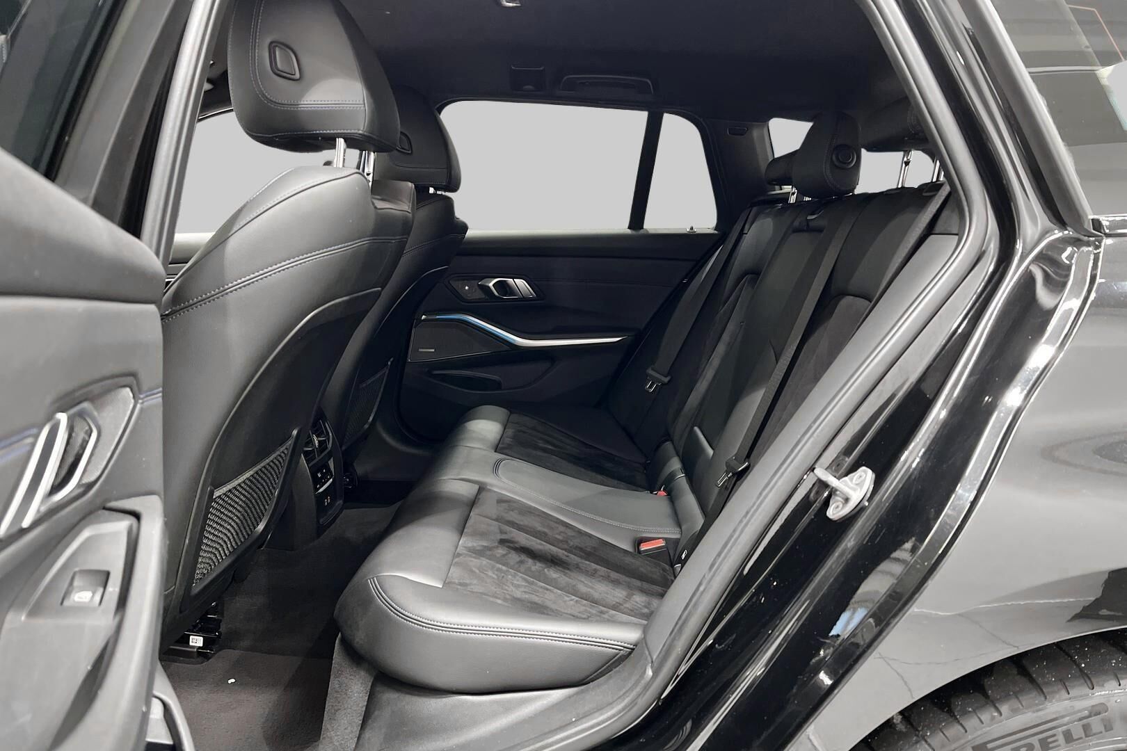 BMW 3-SARJA iso kuva 13