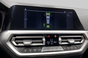 BMW 3-SARJA esikatselu 18