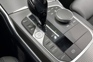 BMW 3-SARJA esikatselu 25