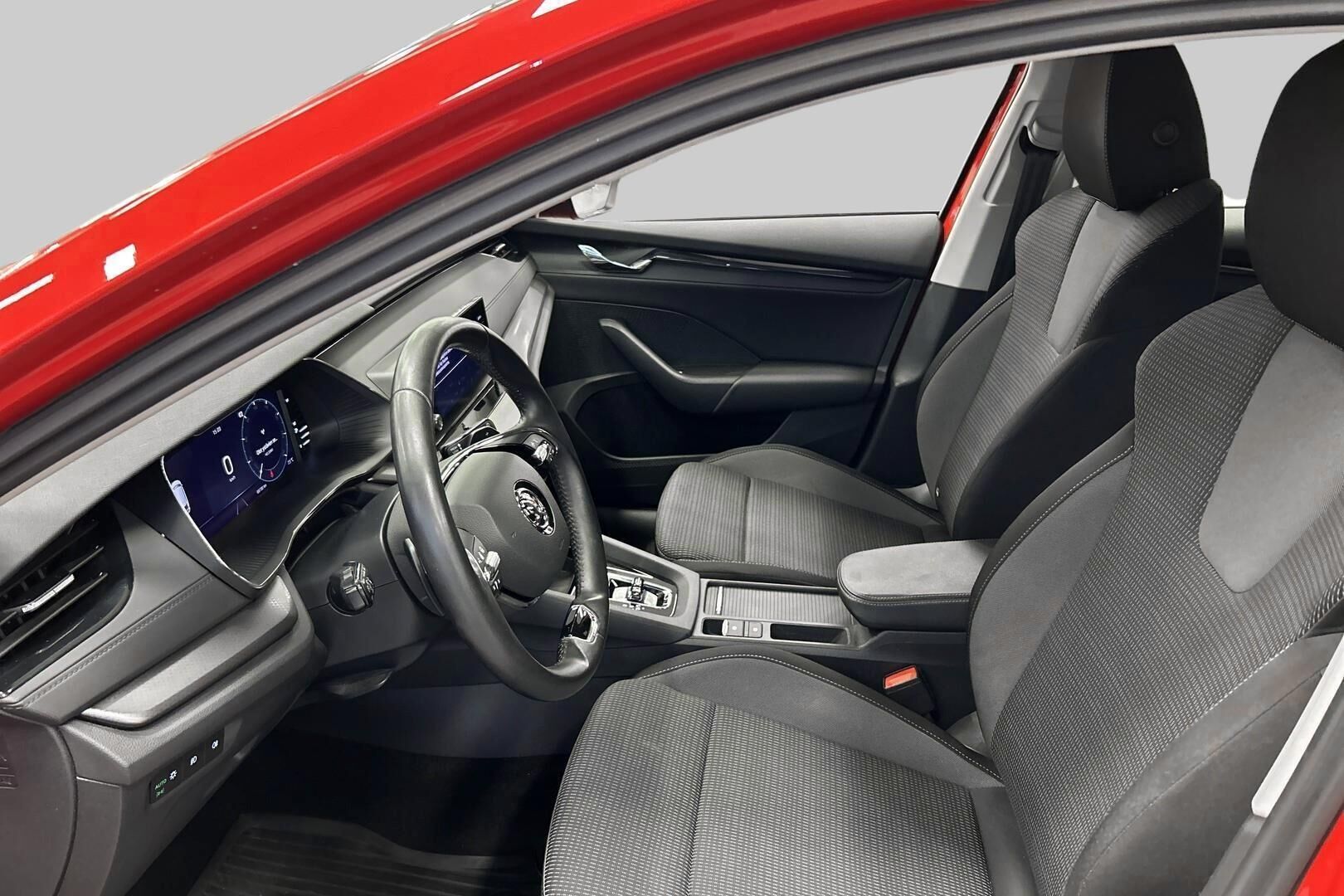 Skoda Octavia iso kuva 10