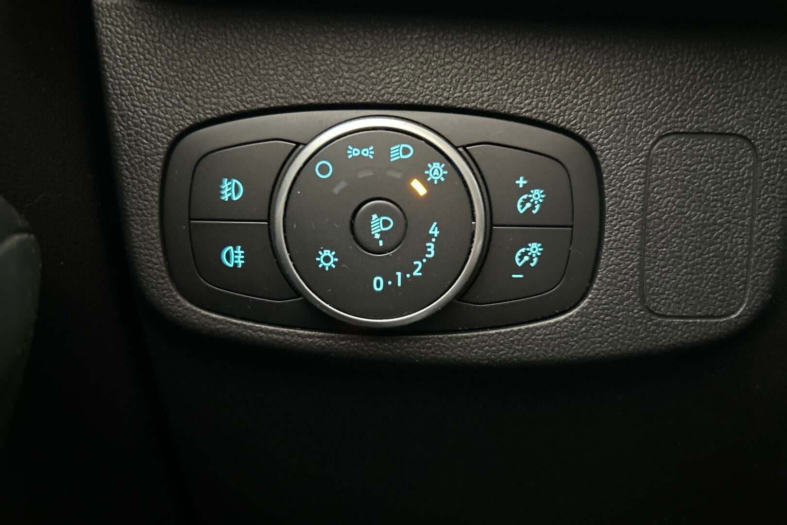 Ford Focus iso kuva 18