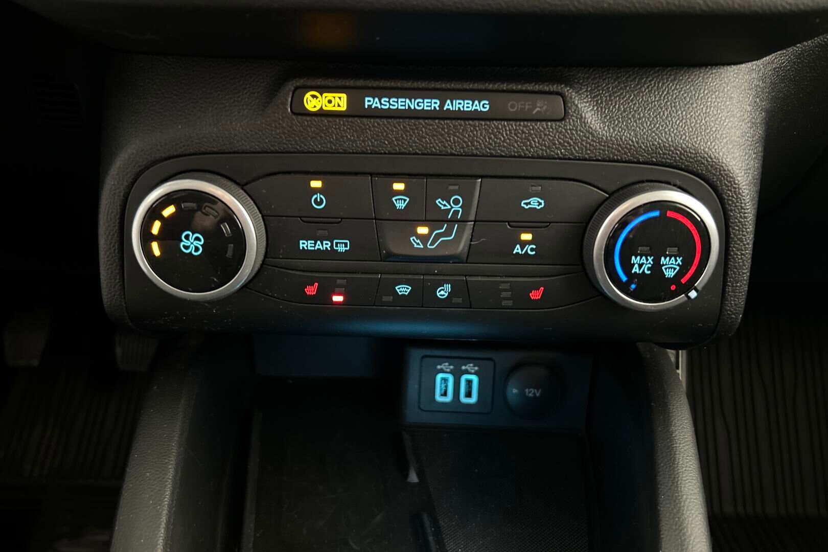 Ford Focus iso kuva 24