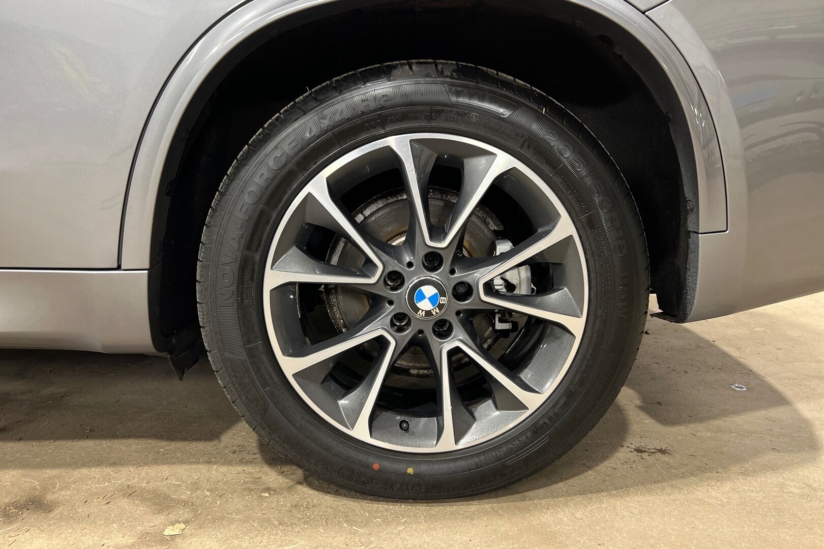 BMW X5 iso kuva 5