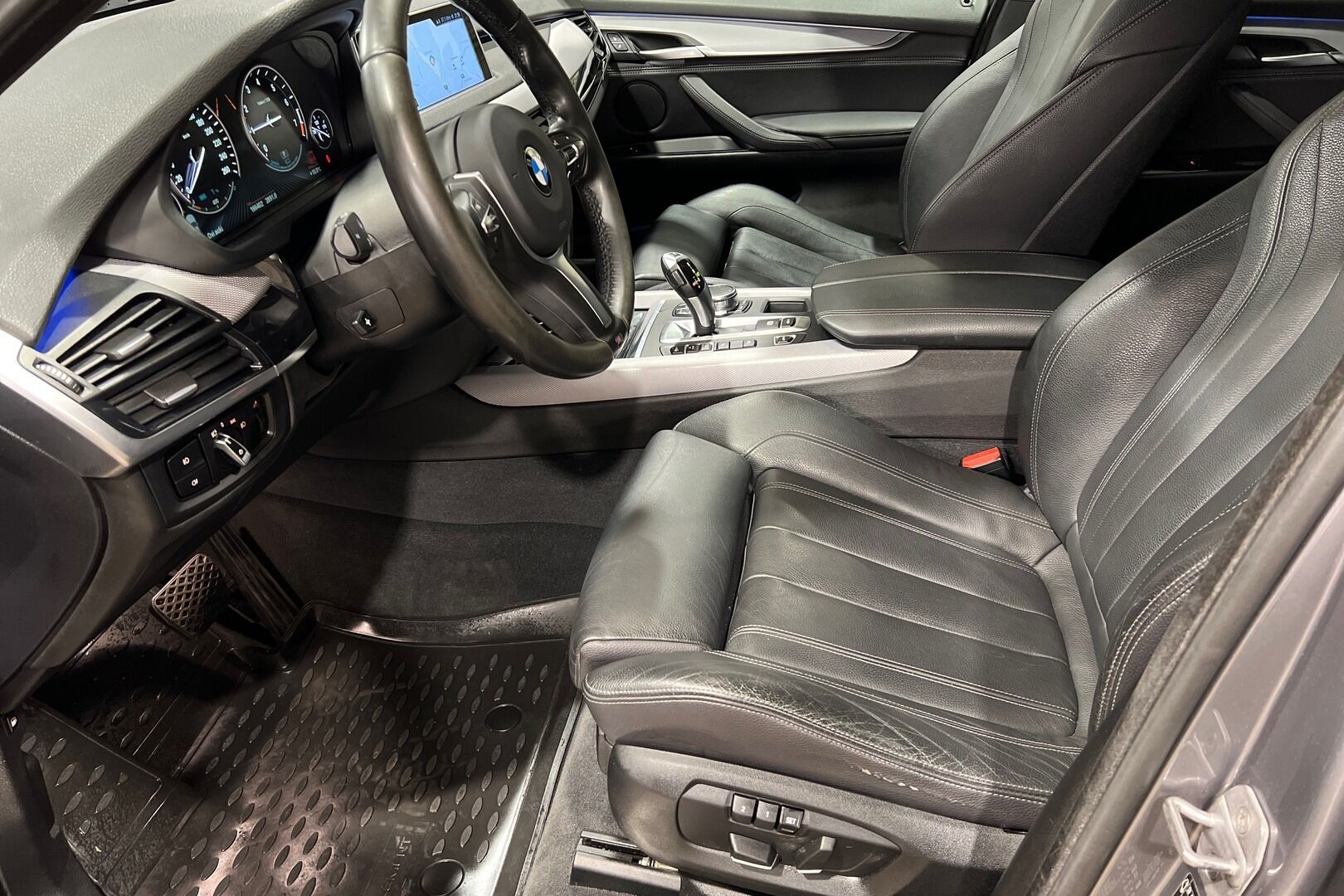 BMW X5 iso kuva 8