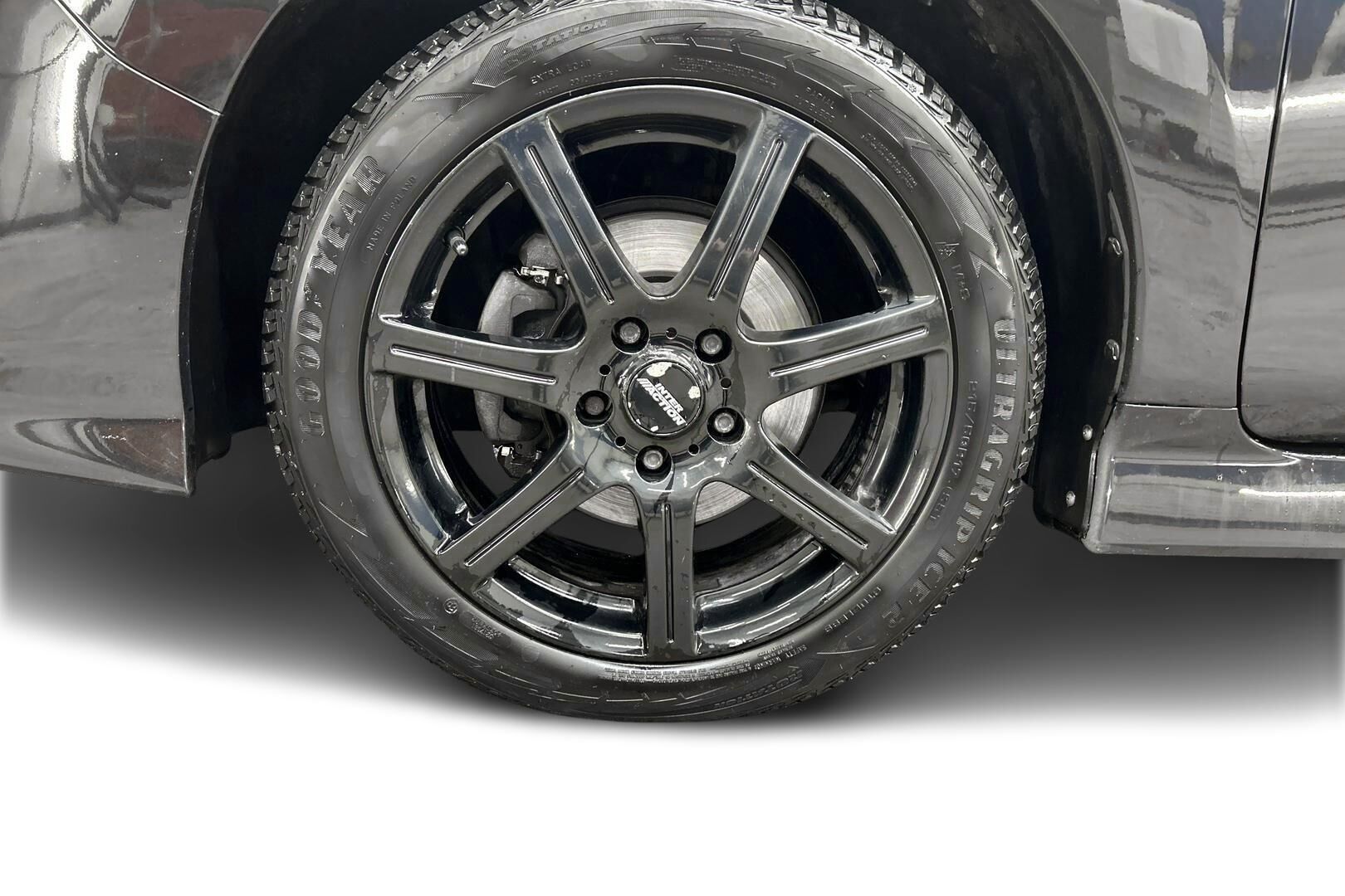 Nissan Leaf iso kuva 11