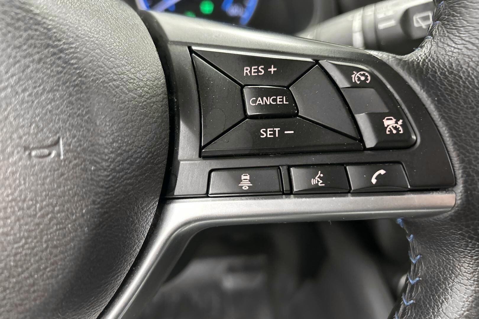 Nissan Leaf iso kuva 14