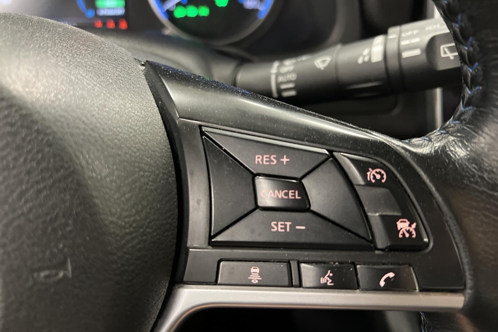 Nissan Leaf iso kuva 21