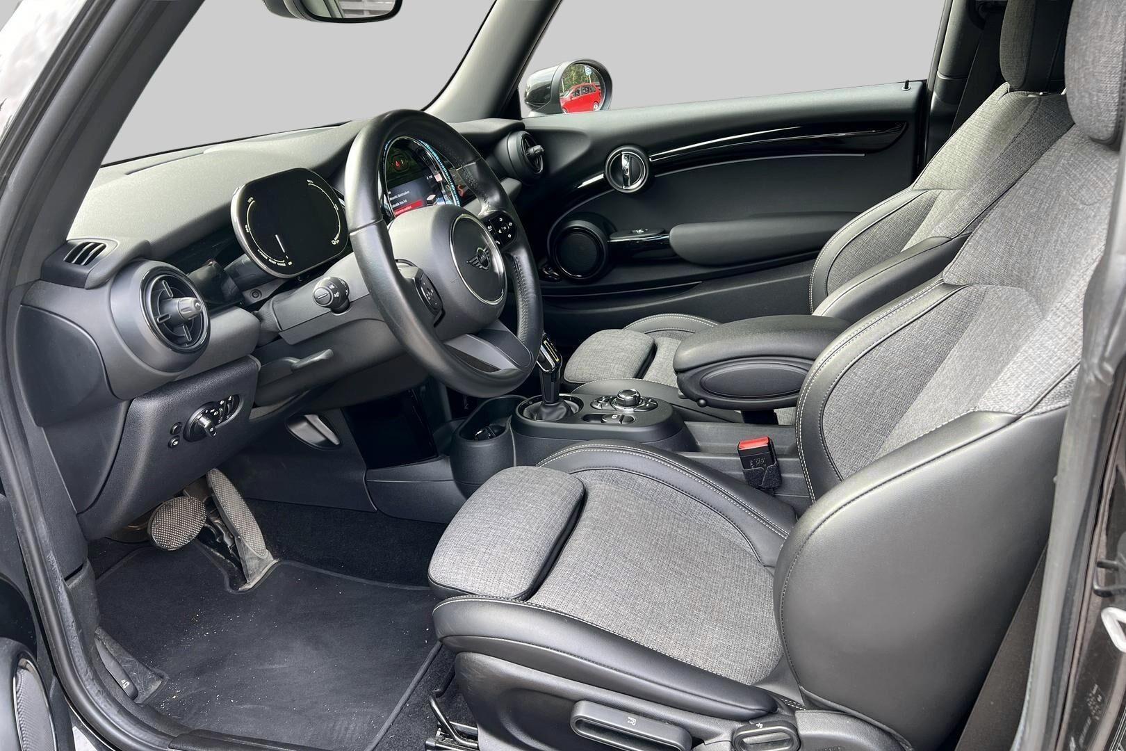 MINI Hatchback iso kuva 1