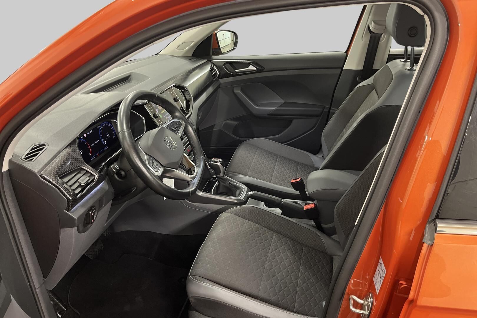 Volkswagen T-Cross iso kuva 8