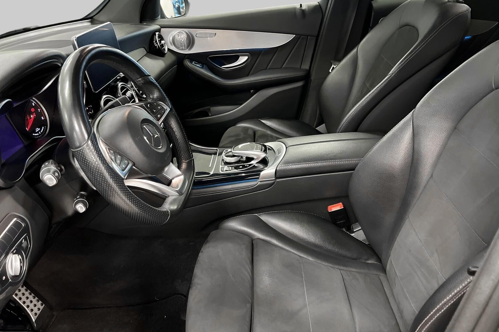 Mercedes-Benz GLC iso kuva 10