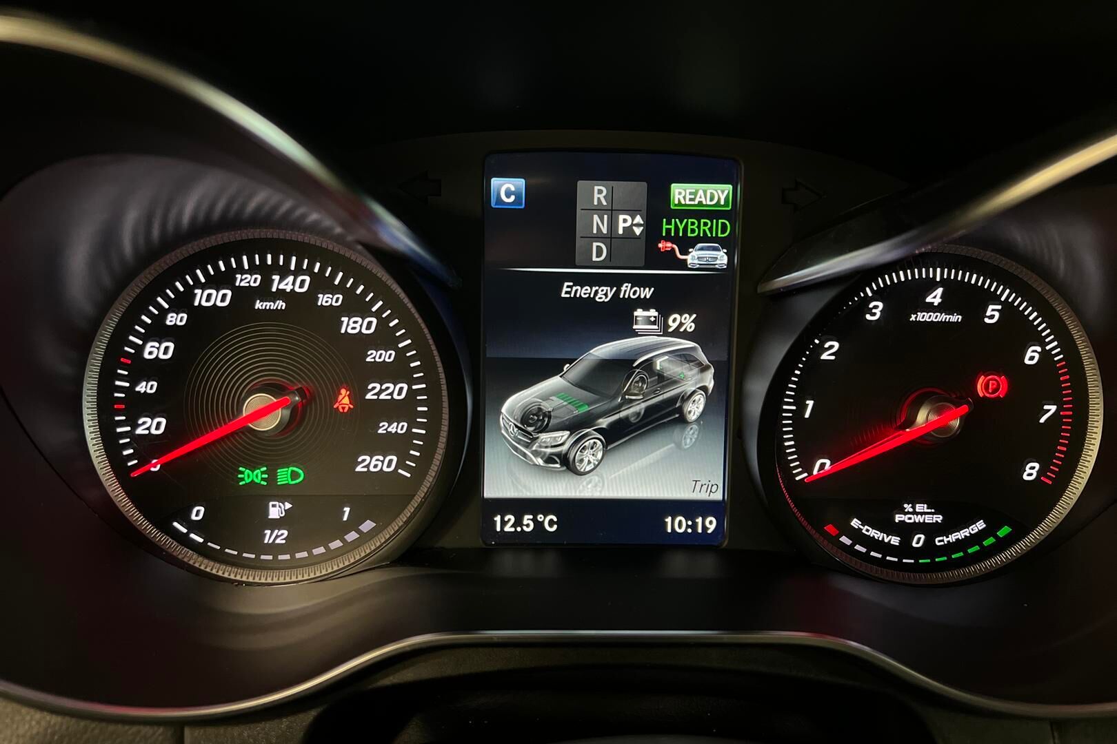 Mercedes-Benz GLC iso kuva 10