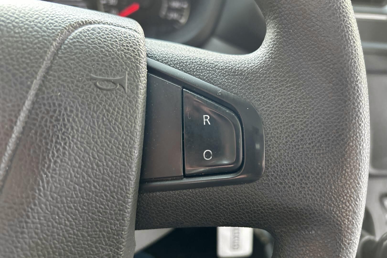 Nissan NV400 iso kuva 13