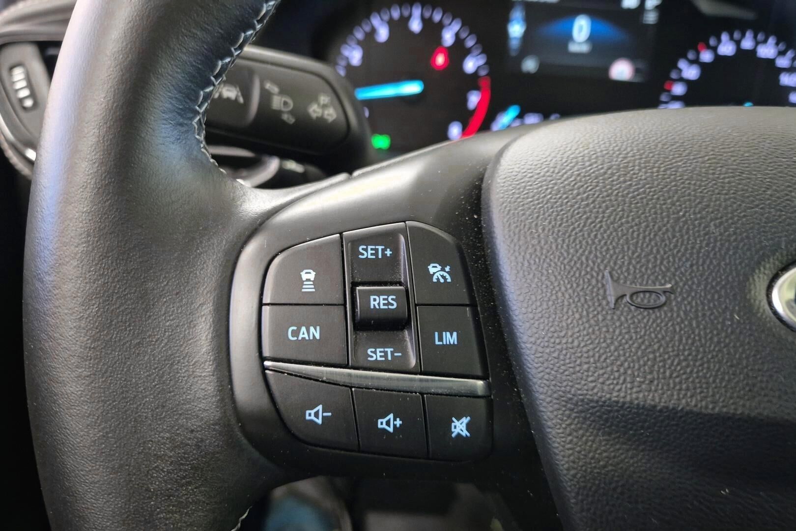 FORD FIESTA iso kuva 19