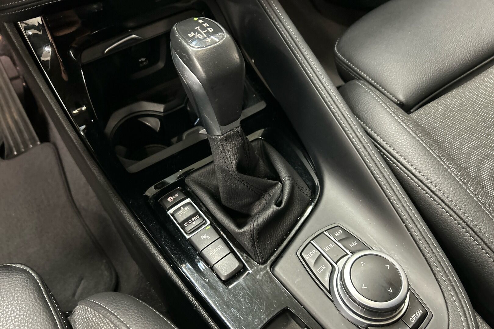 BMW X1 iso kuva 17
