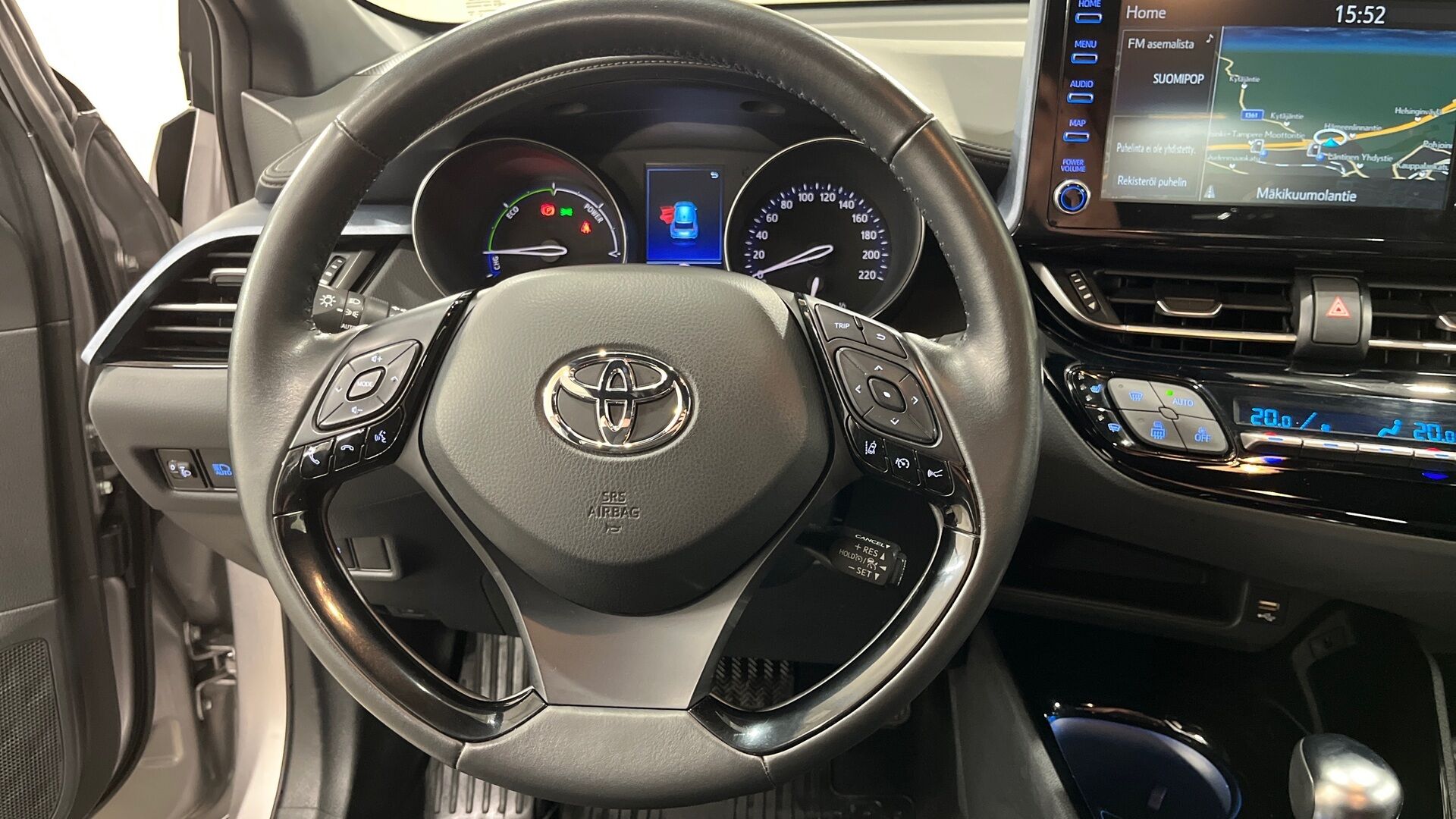 Toyota C-HR iso kuva 11