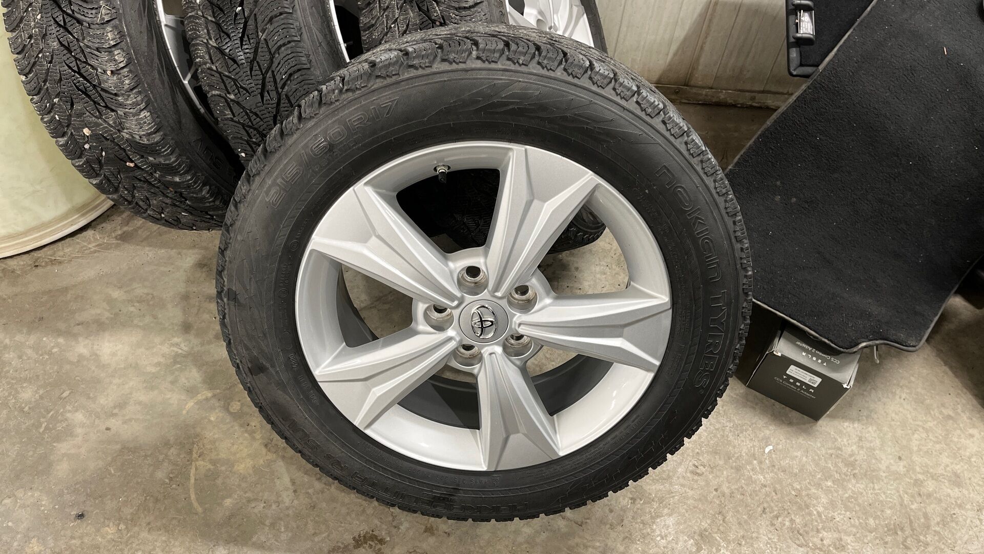 Toyota C-HR iso kuva 18