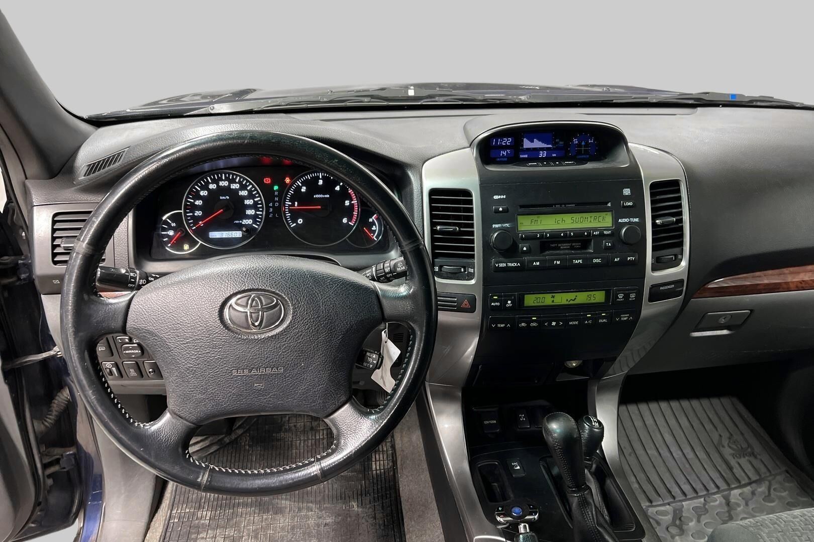 Toyota Land Cruiser iso kuva 9