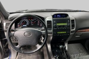 Toyota Land Cruiser esikatselu 9
