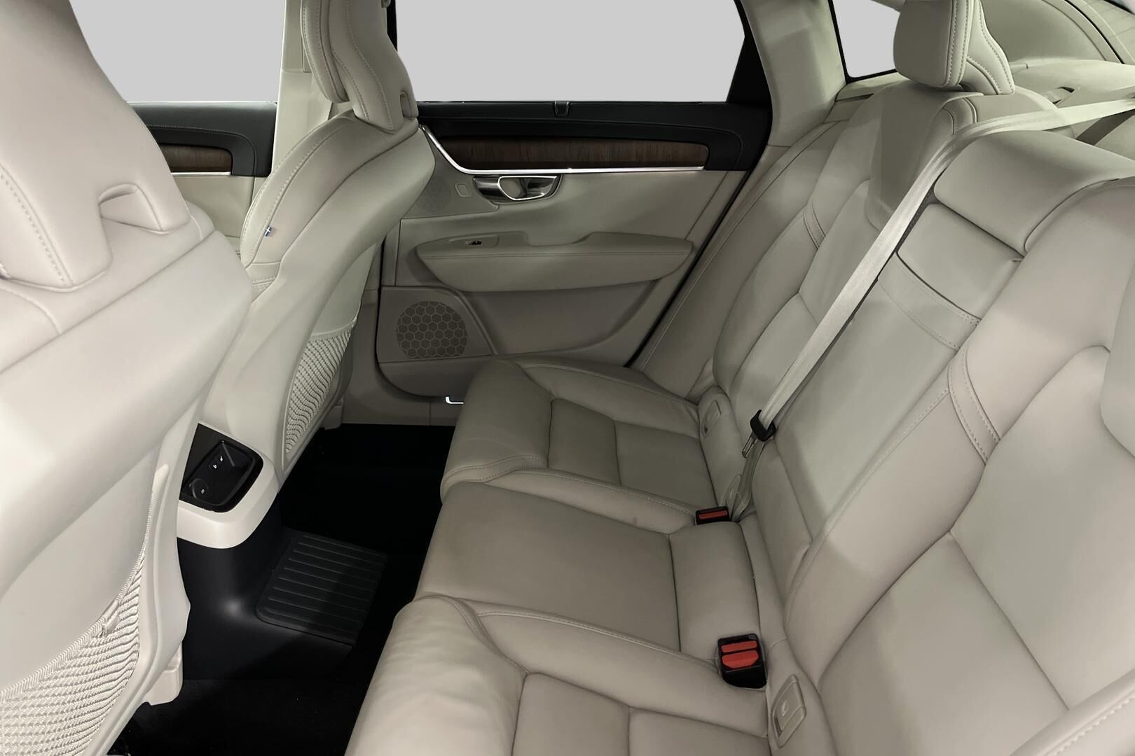 Volvo S90 iso kuva 10