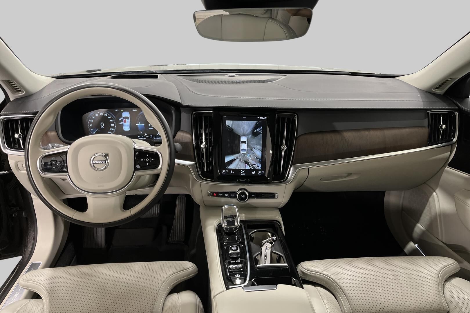 Volvo S90 iso kuva 11