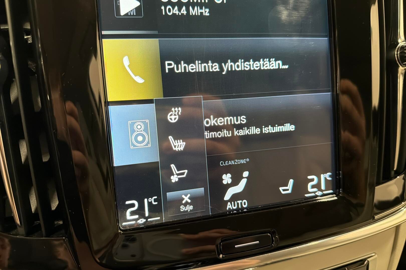 Volvo S90 iso kuva 17