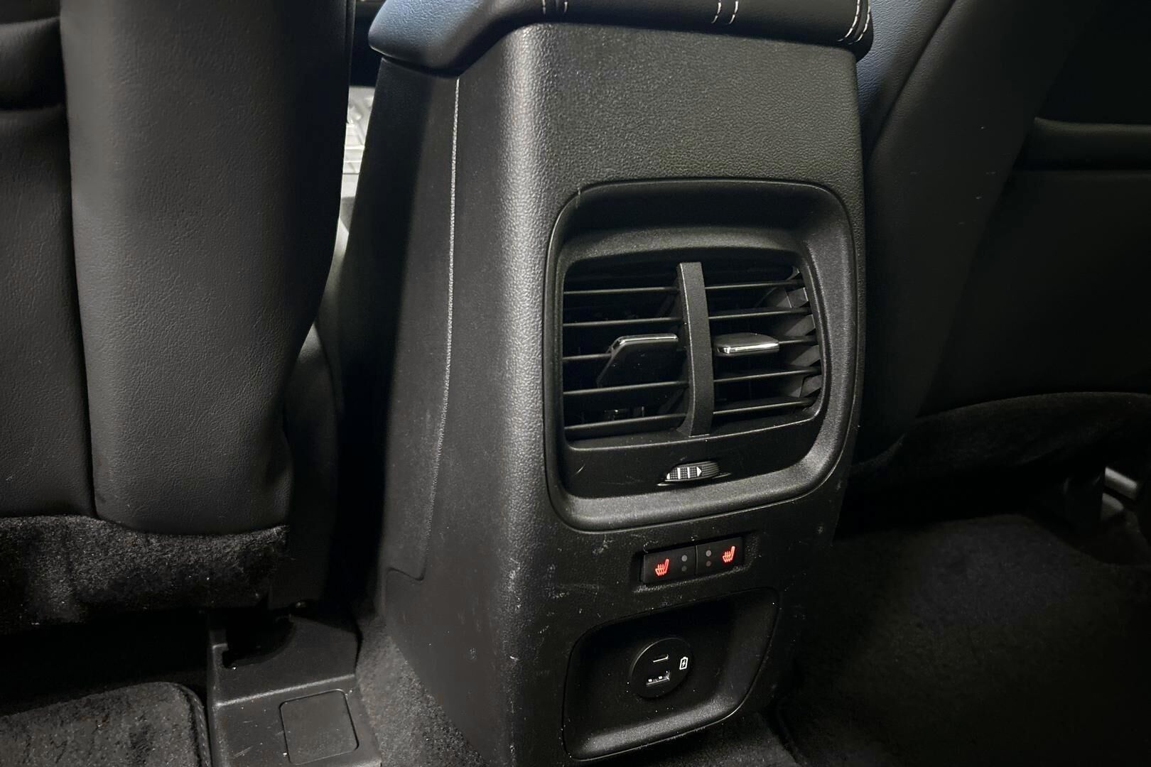 Ford Kuga iso kuva 16