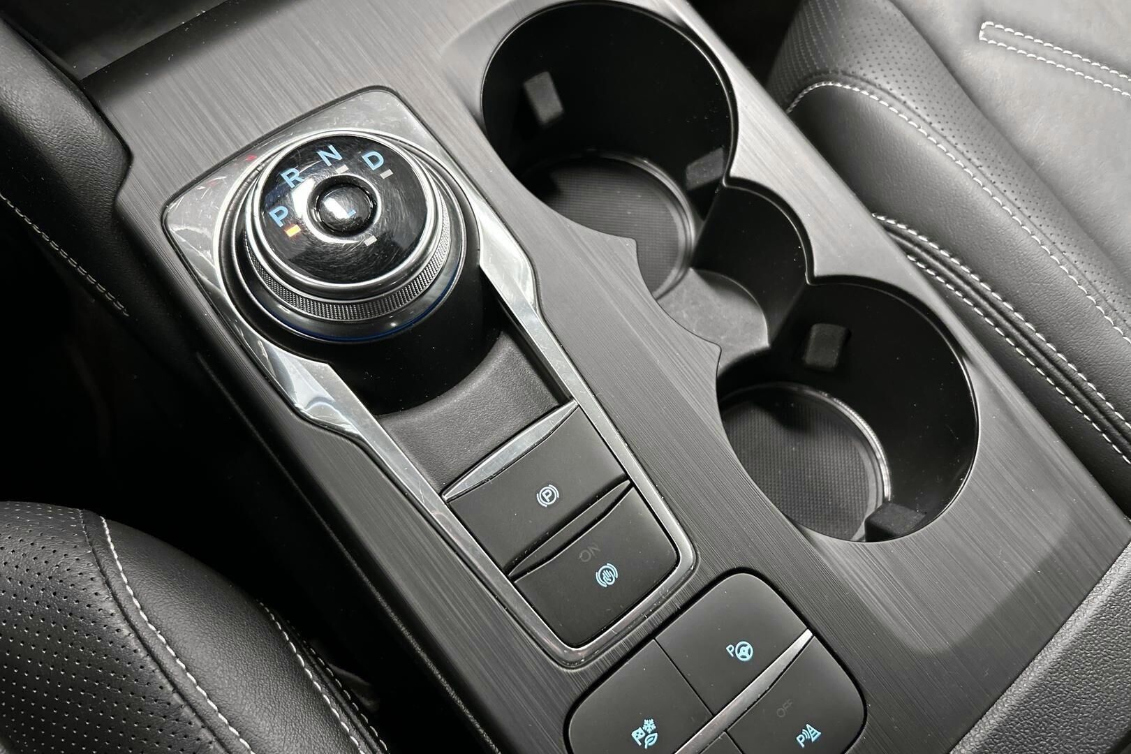 Ford Kuga iso kuva 13