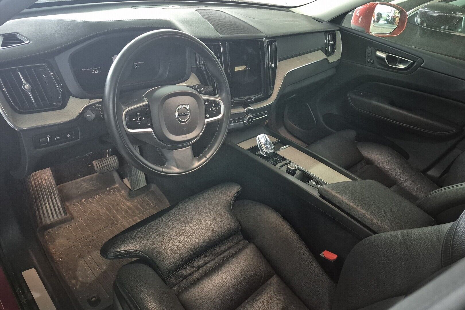 Volvo XC60 iso kuva 1