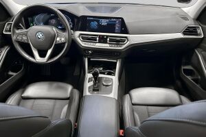 BMW 3-SARJA esikatselu 11