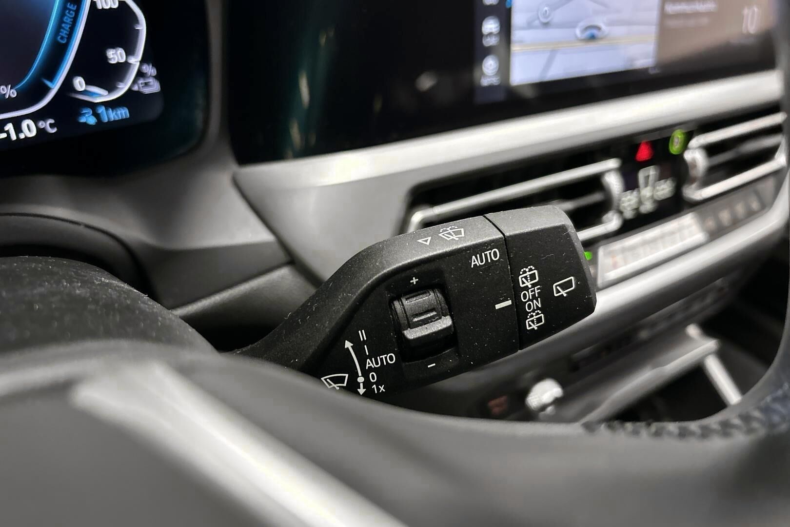 BMW 3-SARJA iso kuva 13