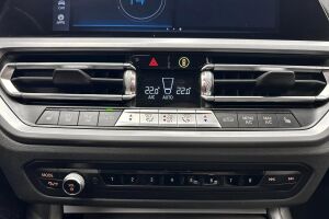 BMW 3-SARJA esikatselu 24