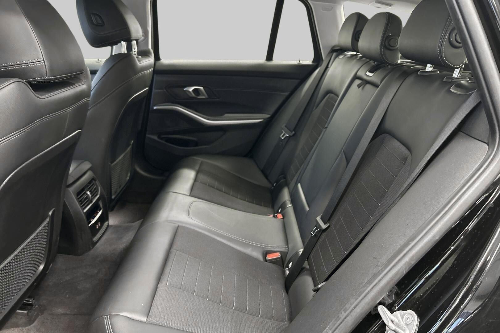 BMW 3-SARJA iso kuva 30