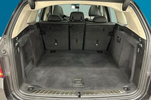 BMW iX3 esikatselu 12