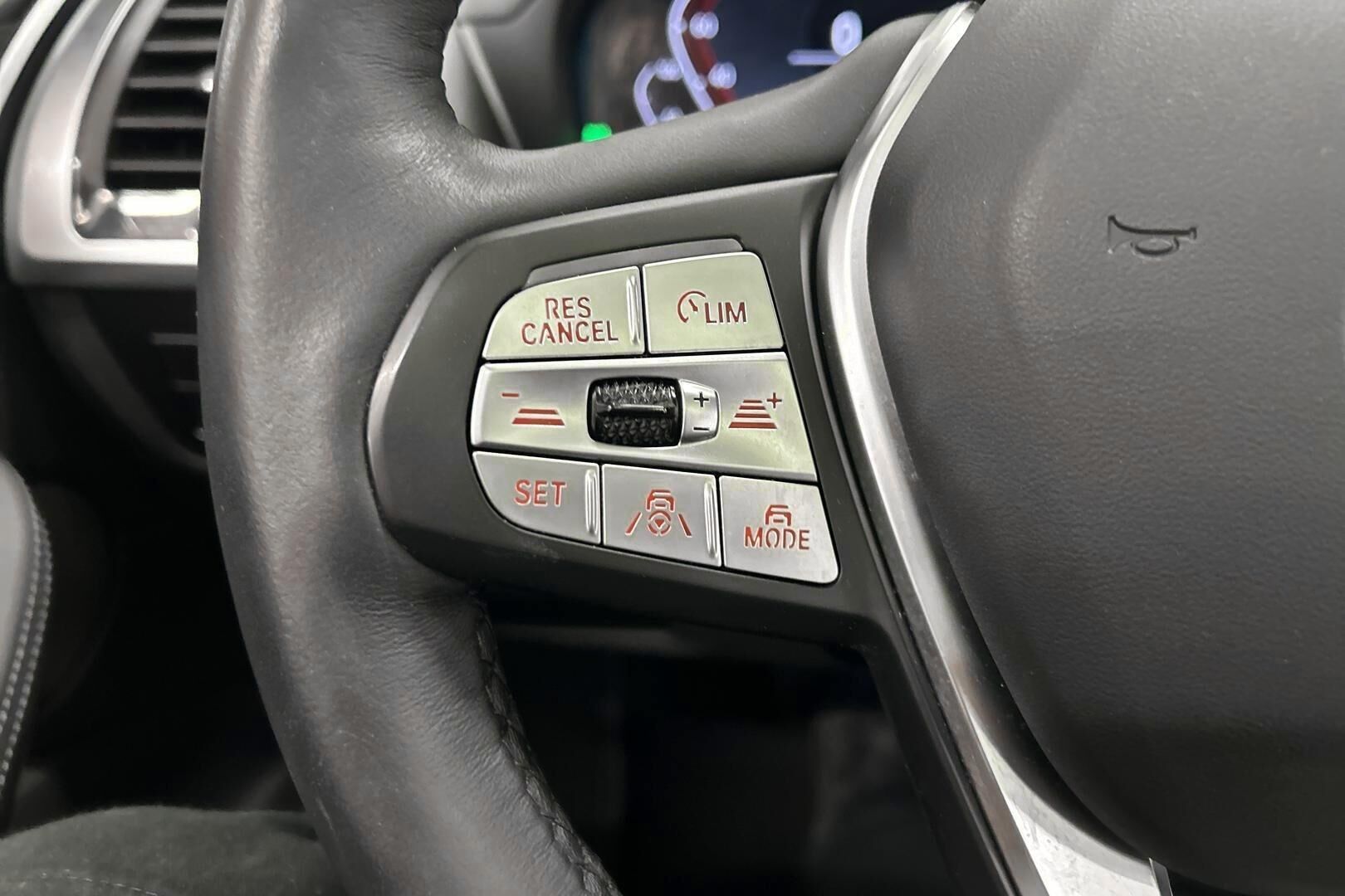 BMW iX3 iso kuva 15