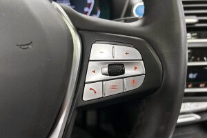 BMW iX3 esikatselu 16