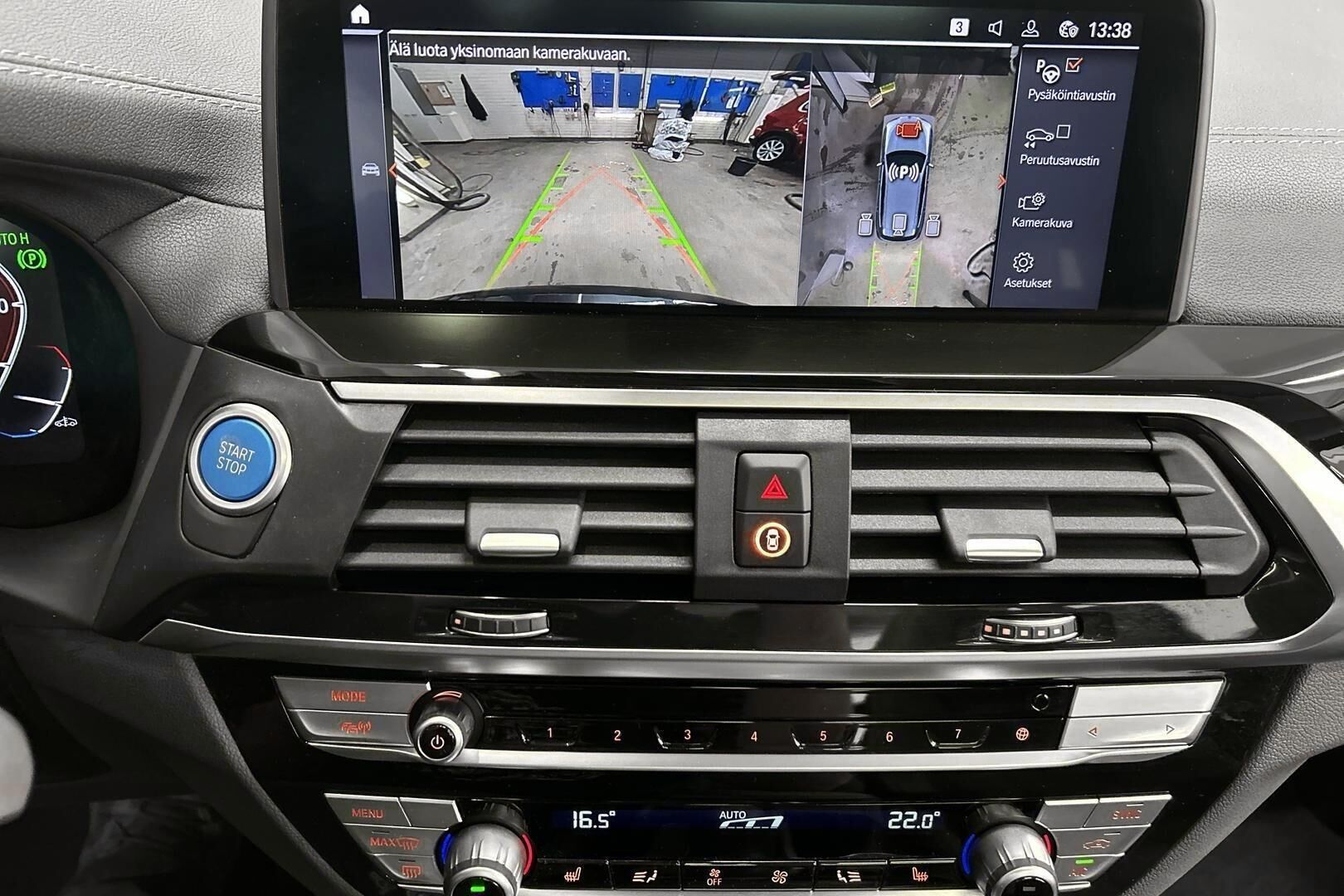 BMW iX3 iso kuva 18