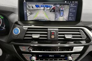 BMW iX3 esikatselu 18