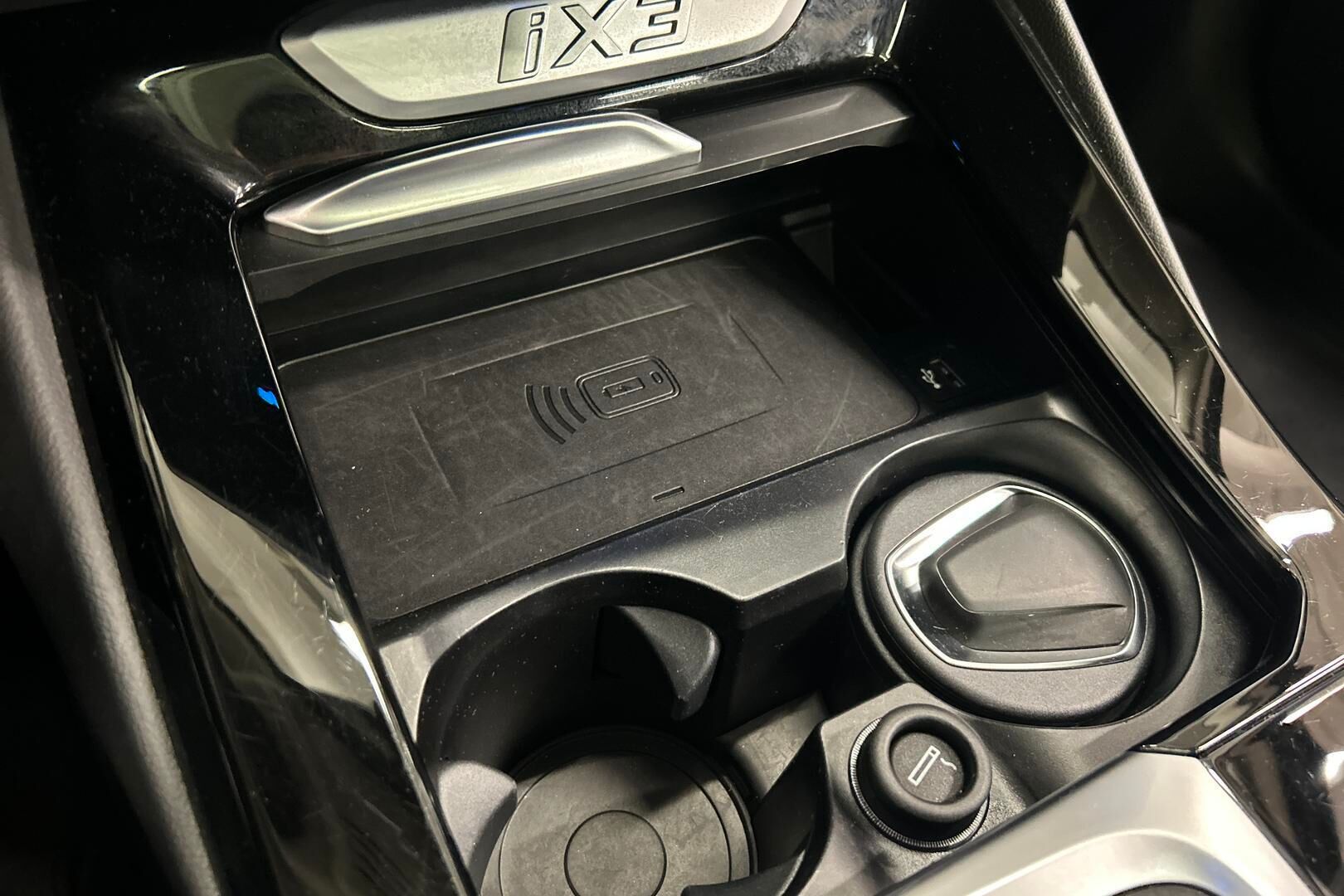BMW iX3 iso kuva 21