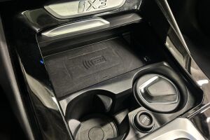 BMW iX3 esikatselu 21