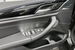 BMW iX3 esikatselu 24