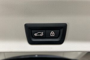 BMW iX3 esikatselu 27