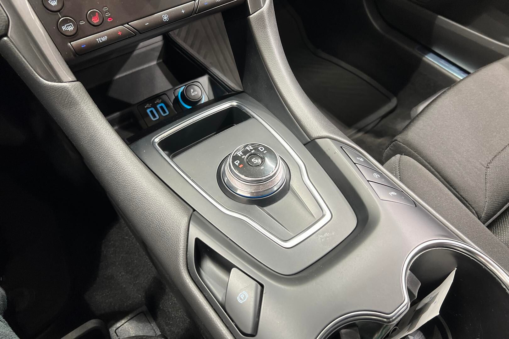 Ford Mondeo iso kuva 19