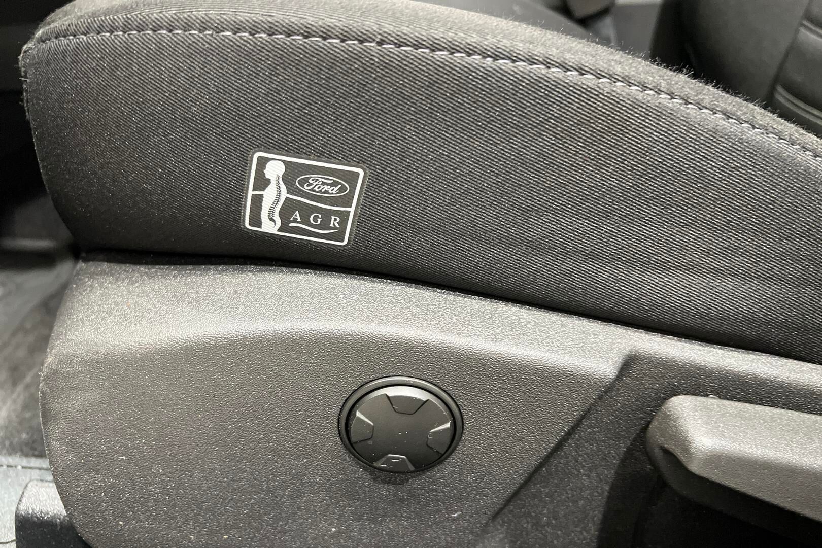 Ford Mondeo iso kuva 26