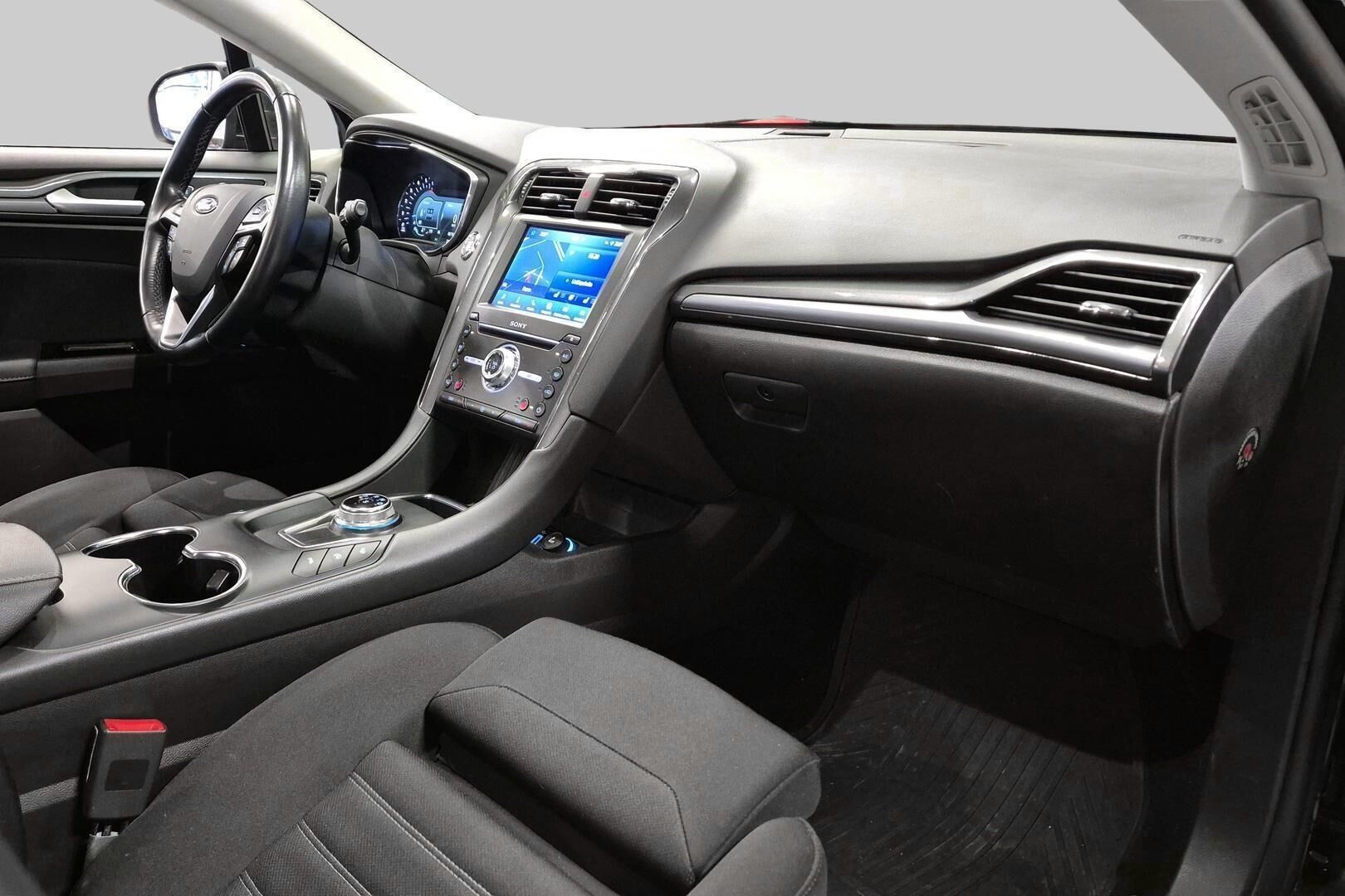 Ford Mondeo iso kuva 4