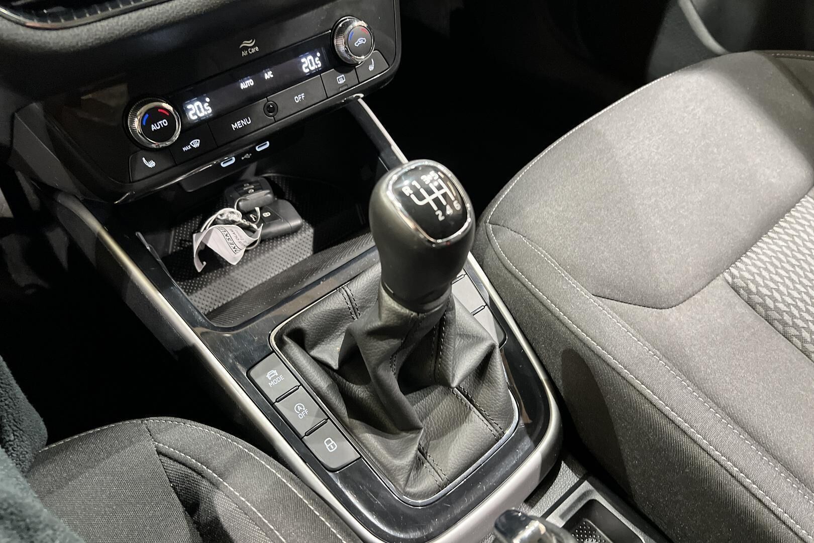 Skoda Fabia iso kuva 20
