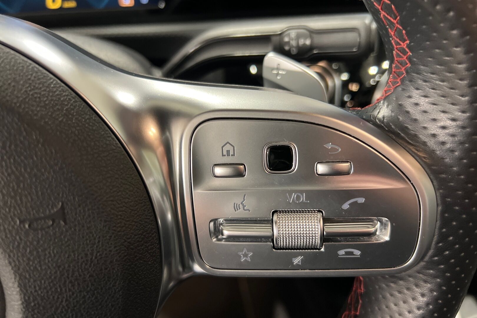 Mercedes-Benz A iso kuva 13