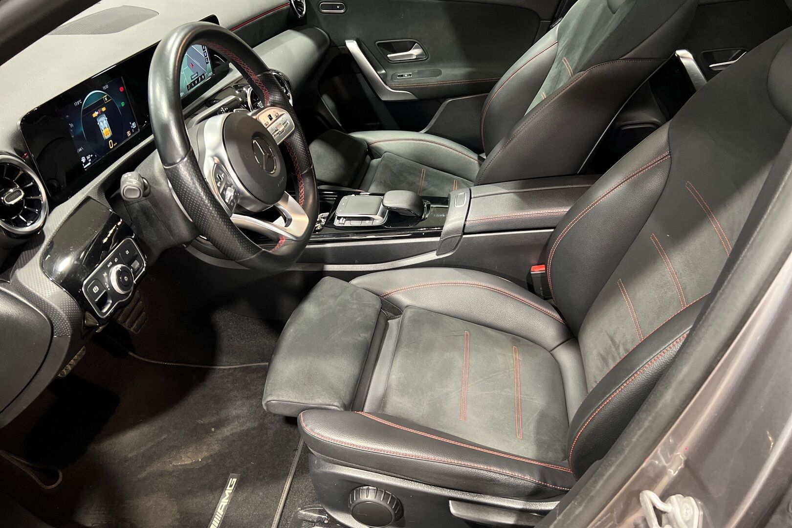 Mercedes-Benz A iso kuva 8