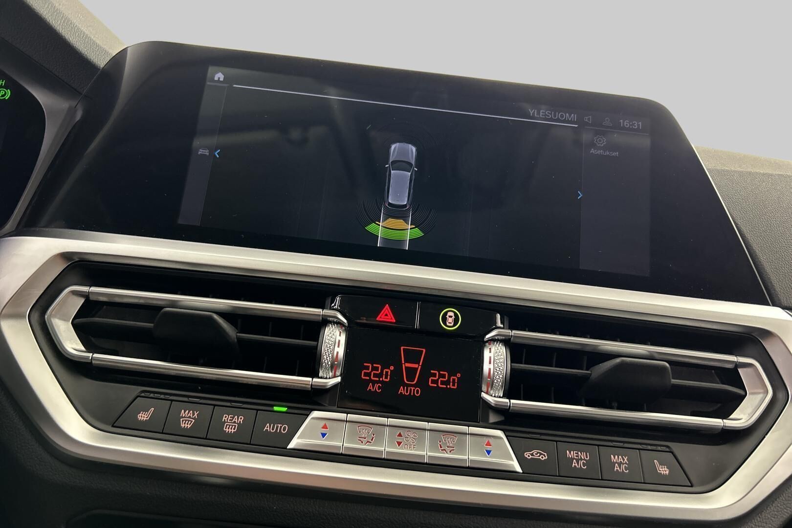 BMW 3-SARJA iso kuva 14