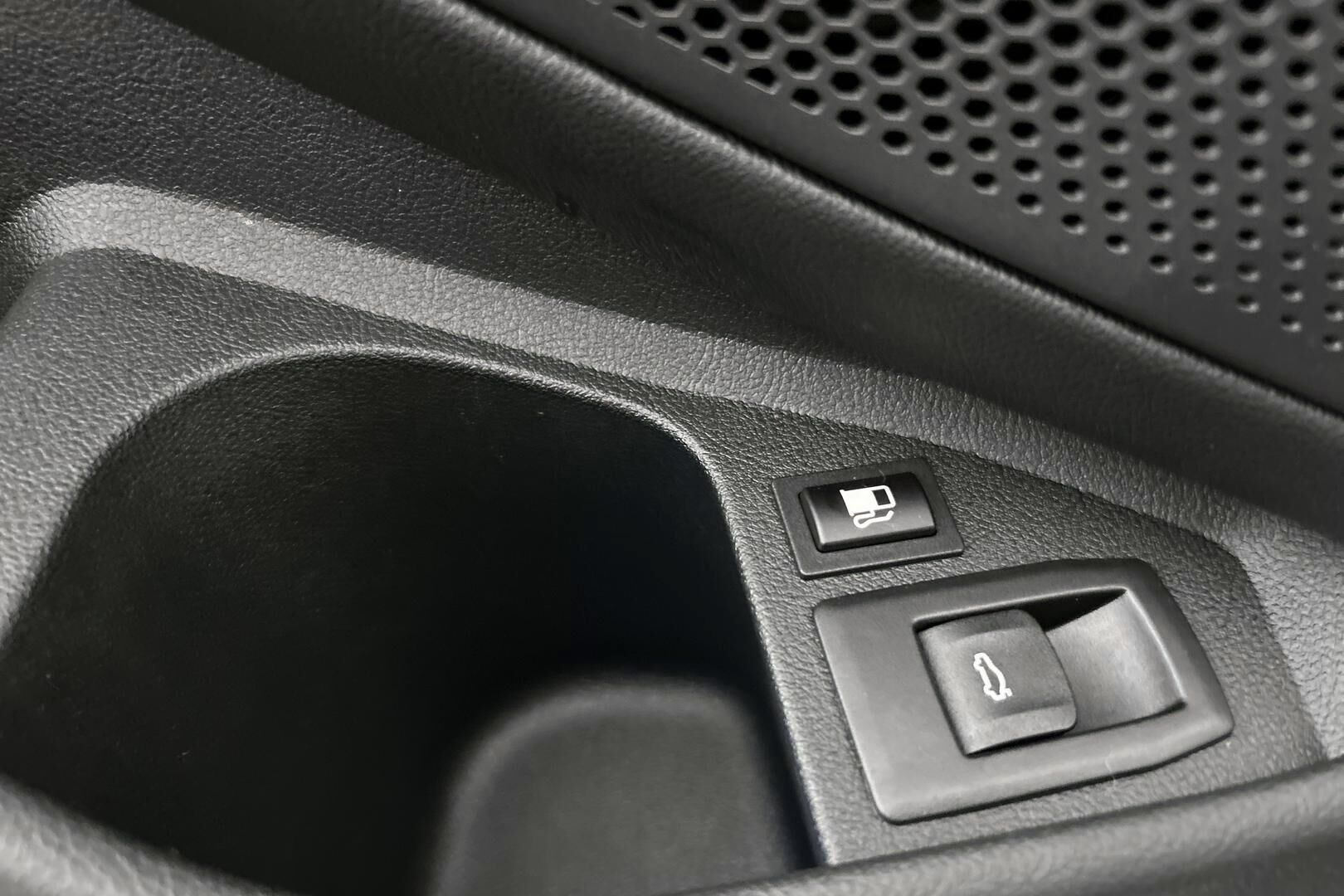 BMW 3-SARJA iso kuva 22